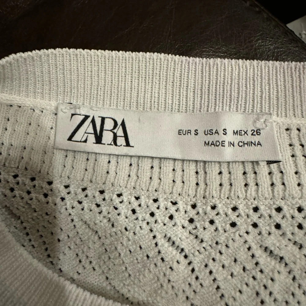 Zara White Knit Ruffle Sleeve Dress Sz‎ S